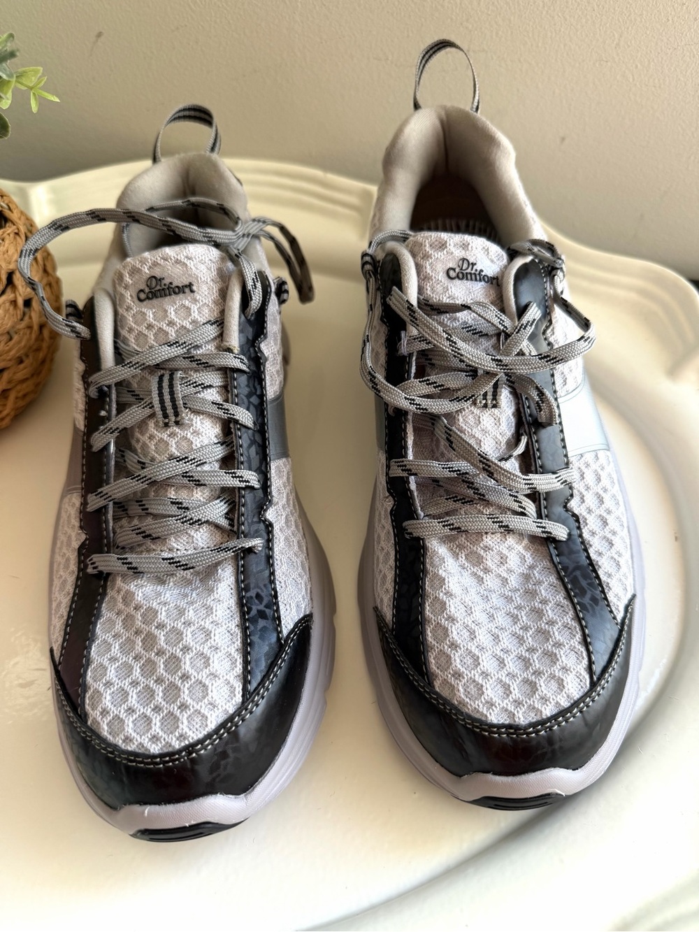 Dr. Comfort Women's Gray & Black Lace Athletic Sneakers